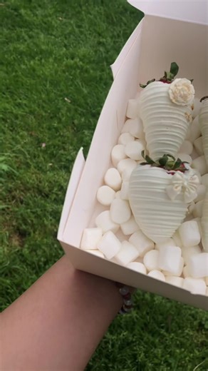 Delicious 6 Count Chocolate Covered Strawberries