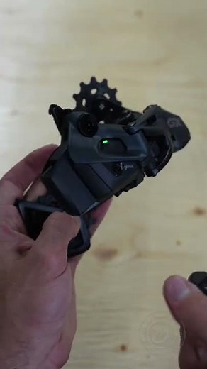 Installing a Sram GX AXS electronic rear derailleur 🔋