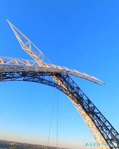 Get excited, thrillseekers! Perth's Matagarup Bridge zip line is set to open by Christmas. Who's brave enough to tackle this? 🎢🎅🎄 WA Premier Mark McGowan said locals will be able to access the 400 metre ride for $59 per person, while the borders lock out interstate and international tourists. "Thrill-seekers will ‘zip’ at up to 100 km/h from the launch platform along 400-metre-long dual cables, extending from the western wishbone of the bridge structure, across the Swan River, to the landing 