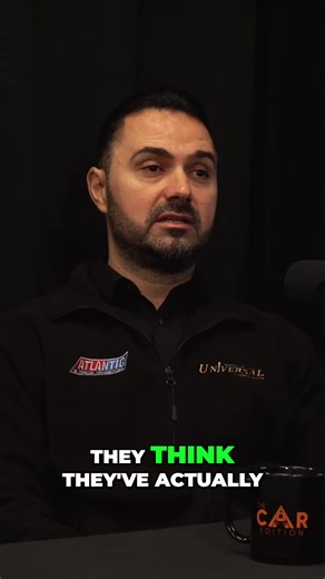 Are all 5W-30 oils the same? Engine oil explained 🦾 #transit #ford #mechanic #fordtransit #fyp