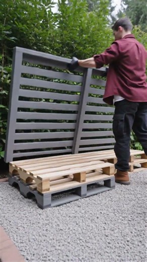 Stop buying patio sets—build this pallet hack instead!