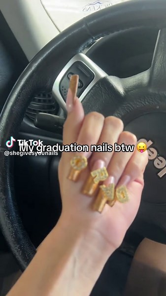 Graduation Nail Ideas for 2025 Celebrations