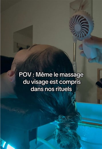 Et oui chaque soin le massage du visage est compris à l’intérieur 😱😱 . . #massage#🔥🔥🔥#ideecadeaux#noel#hairspa