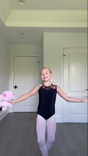 Savannah Labrant TikTok | Ballet Dancing With Everleigh Rose