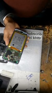 Watch Moto G7 Power screen replacement installation video on Amazon Live