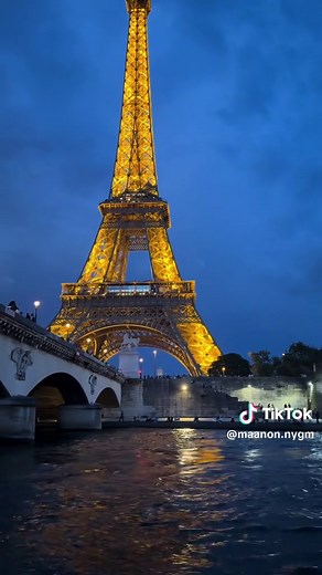 Eiffel Tower Paris travel guide