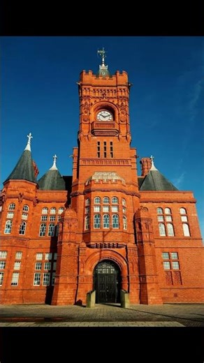 Cardiff 🏴󠁧󠁢󠁷󠁬󠁳󠁿 – Wales’ Capital of Castles & Waterfront Views ✨🏰