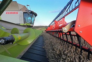 42K views · 2.2K reactions | The all new CONVIO cutterbars are avaliable in the UK from 7.70 - 13.80 metres. Find out more: https://www.claas.co.uk/products/combines/attachments-2019/attachments-2019/convio-draper-cutterbar-2019?subject=CUK_en_UK #CLAASCONVIO #CLAASDraper | CLAAS | Facebook