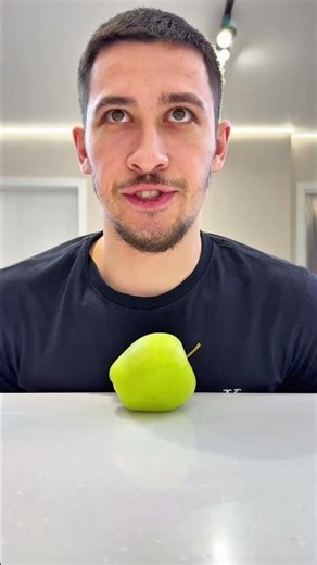 Extreme body press: I’m smashing snacks! 🍪🍫