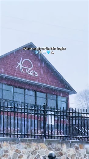 Live the Lake NJ on Instagram: "First snowfall on Nolans Point ☃️🌨️ ❄️ Alice’s Restuarant ❄️ The Windlass 📍Lake Hopatcong, NJ #livethelakenj #bestofnj #nj #hiddengems #trendingreels #visitlakehopatcong #lakehopatcong #foodstagram #northjerseyeats #firstsnow #snow #northjersey #snowdayfun #winter"
