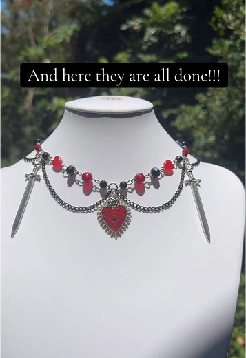 Create Stunning Vampire Themed Necklaces