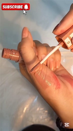 WEIRDEST LIPSTICK #makeuphack #beauty hack#milyutka#SHEGLAM #lipbalm#gloss#Asmar