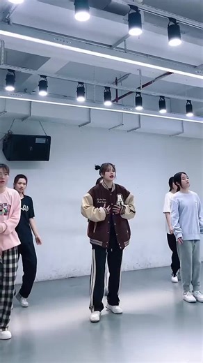 #intentions #舞蹈#lisa舞蹈#我舞空间#课堂实录可盐可甜就是形容 #dance #fyp #浅跳一下 #le