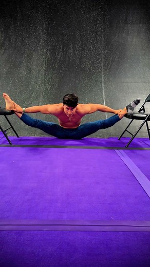 Flexibility challenge? Jk don’t try this it hurts 😂 #middlesplit #middlesplits #split #splits #flexibility #flexible #explore #facebookreels #reelsfacebook | Nathantsuji