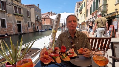 Picturesque Gondola Ride through Venice Canals & Canal-Side Lunch! What to do in Venice, Italy!