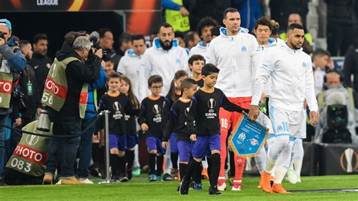 SPQ Football : comment sont choisis les enfants qui accompagnent les footballeurs sur le terrain ?