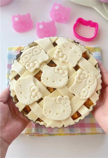 簡単HELLO KITTYマカロニミートパイレシピ