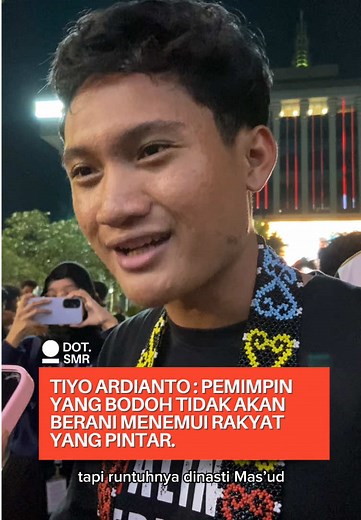 Hadir sebagai tamu spesial, Ketua BEM UGM 2025, Tiyo Ardianto, memberikan pernyataan keras menanggapi ketidakhadiran Gubernur Kaltim pada agenda debat yang diajukan BEM KM Unmul. Dalam sesi wawancara, Tiyo menyampaikan kritik tajam terkait keterbukaan pemerintah terhadap aspirasi mahasiswa yang sudah hadir di lokasi #rudymasud #tiyoardianto #dotsmr #aksi214 #gubernurkaltim