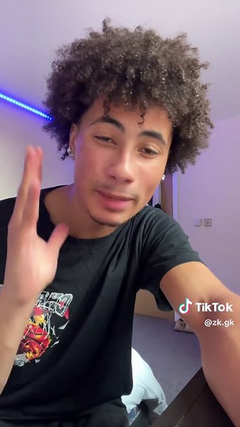 gk (@zk.gk)’s video of Exercise In The Gym