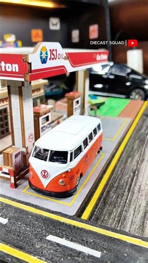 Unboxing 1962 Volkswagen Type II Bus | 1:64 Diecast Model