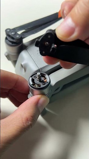 Fast Replace the DJI Mavic 2 Propellers in 20 Seconds