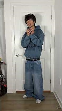 How to style light blue baggy jeans #outfit #lightblue #baggyjeans #howtostyle #miladweyy