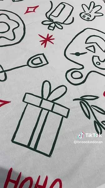 DIY Christmas Tablecloth Ideas for Festive Decor