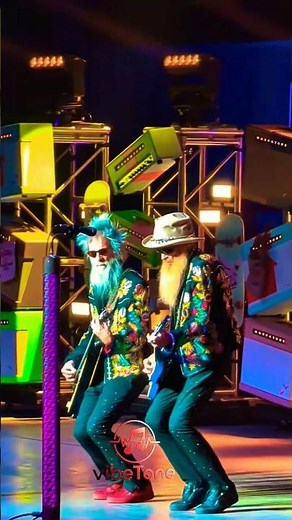 Zz top performs amazing dance #zztop #billygibbons #dustyhill #vibetone