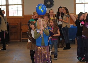 10 Fun Games From Around The World to Use at Your Troop's World Thinking Day Event