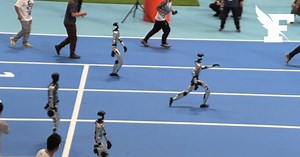La première édition des Jeux mondiaux de robots humanoïdes débute à Pékin