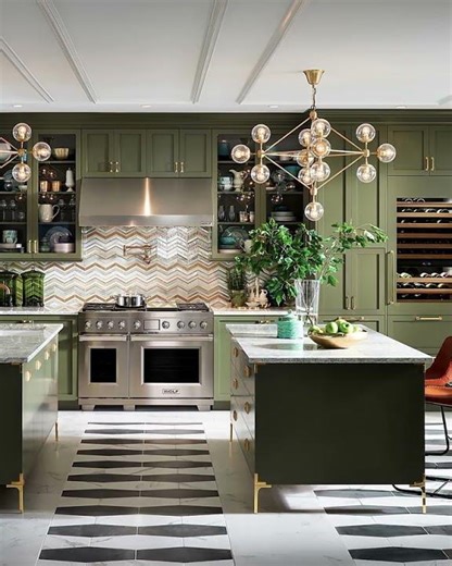 Wolf Dual Fuel: The Professional Engine for Transitional Kitchens.