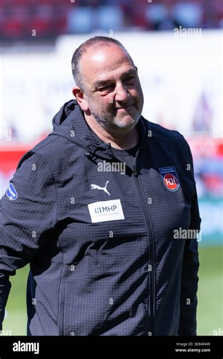 Heidenheim, Germany April 11, 2026: 1. BL - 2025/2026 - FC Heidenheim against 1. Union Berlin In the picture: Coach [coach] Frank Schmidt (FCH) /// DFL regulations prohibit any use of photographs as image sequences and/or quasi-video Stock Photo - Alamy