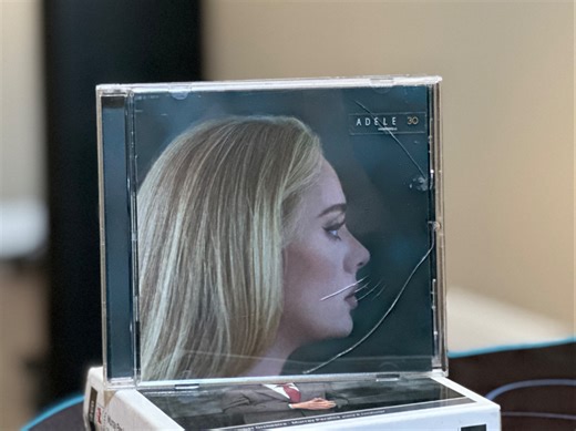 美国魔域Magico S3Mk2 落地箱～高音部分采用钻石涂层铍振膜～低音单元振膜使用的是比钢铁坚硬100倍的石墨烯和碳纤维构造～CD唱片～《30》阿黛尔