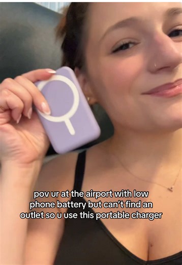 This portable wireless magnetic charger is a lifesaver while traveling @Homyhome.Shop