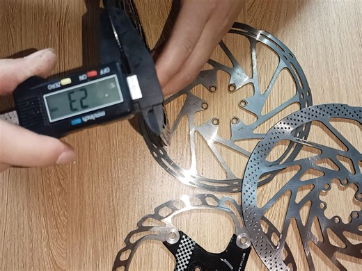 lewis最新碟片开箱和中心线对比