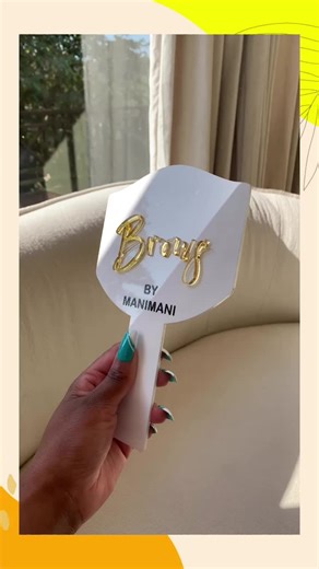 Custom Personalized Hand Mirrors for Unique Artistry