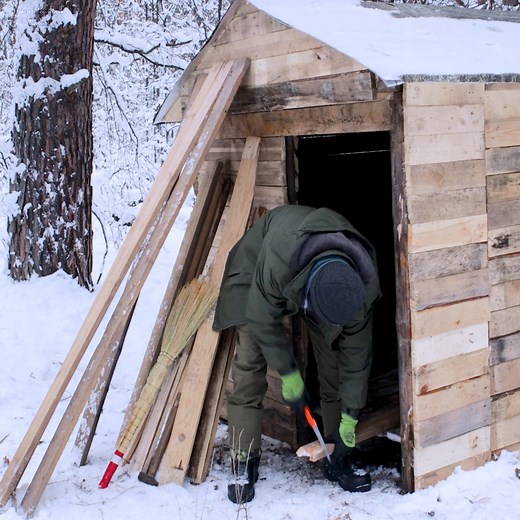 A man built a sauna in the woods using old pallets. Part 6- | House Mountain Nature