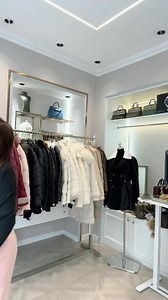 Mẫu áo len này đỉnh quá các bác ơiii 🔥 xinh xỉu lun 😍 chị em nào đang cần 1 chiếc áo đơn giản nhưng form chất phải đẹp để đi làm, đi chơi dạo phố thì chốt ngay em áo len này đi!! giá cực tốt, chất len đanh mịn, mặc cực ấm💯 | TRANG PHÙNG SHOP- 79C Lâm Hạ