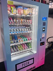 [Hot Item] Focusvend 24-Hour Self-Service Screct Package and Snack and Drink Vending Machine