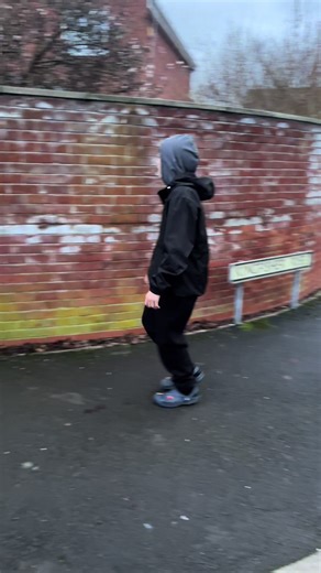 Limbers 🚲 (@limbersss)’s videos with Undone - ↻ ◁ II ▷ ↺