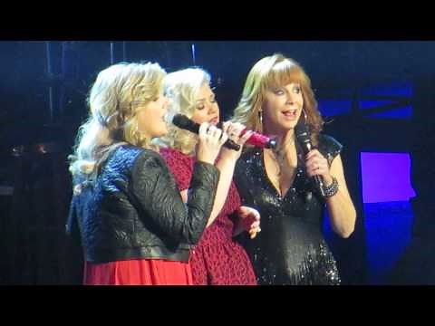 Reba McEntire, Trisha Yearwood and Kelly Clarkson Silent Night 12/20/2014