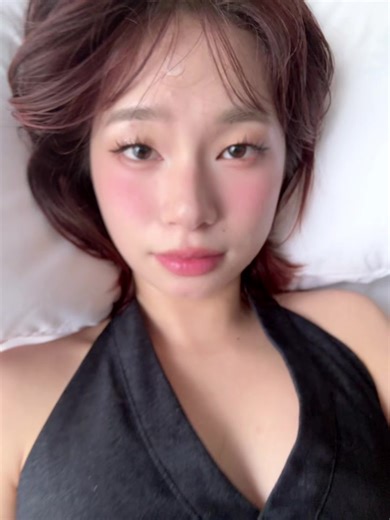 first time having my eyebrows threaded hehe feels good