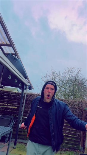 #lustigevideos #song #spassmusssein #lachen #rambro