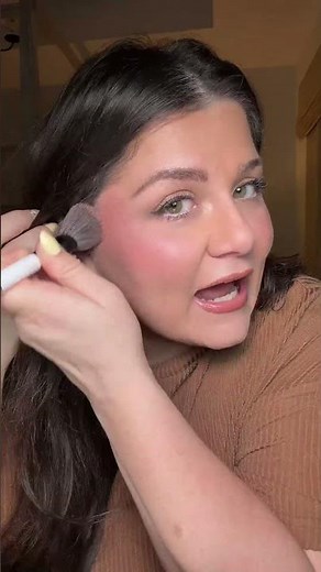 the way this melts into your skin and gives the perfect healthy glow 😍 Jones Road Beauty Blushing