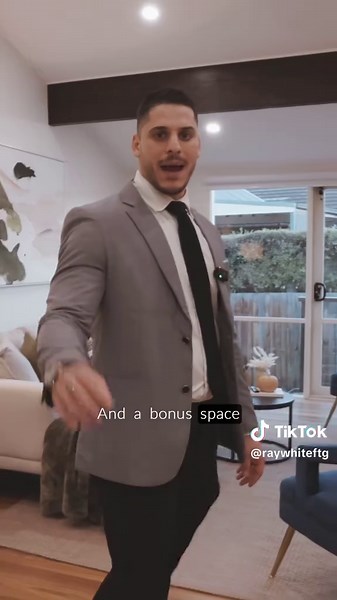 Family Oasis with Pool and Space in Rowville