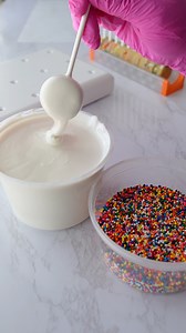 94K views · 997 reactions | Make some mini cake pops with me ✨ #cakepops #treats | Jessica Sotelo | Facebook