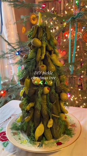 This DIY pickle Christmas tree is just one of many fun and festive edible centrepiece ideas 🥒🎄 With just a little bit of imagination, you can turn your holiday table into a memorable experience that will amuse your guests and excite their senses. 😋✨ Looking for some more inspiration? Tap the link for the full roundup of edible centrepieces to try this season: https://beacons.ai/cbclife 📷: @its__puce via TikTok | CBC Life
