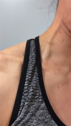 Emi on Instagram: "Neck veins after workout 🙂 #fitnessjourney #fitnessmotivation #gymlife #noexcuses #筋トレ女子 #フィットネス #ジムライフ"