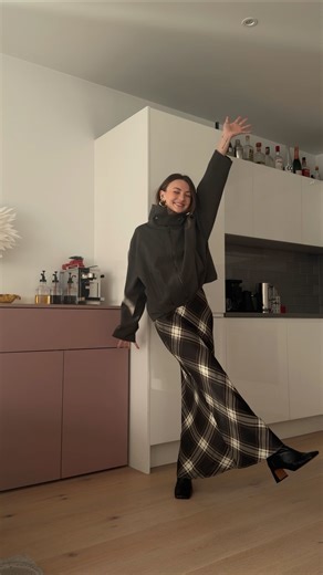 Chloe Hayward on Instagram: "Christmas Day options, pick your fighter 🎄✨ All from @asos !!!! ad"