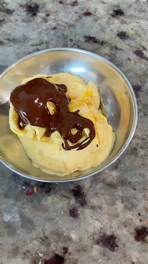 Easy Homemade Mango chocolate Magic shell Ice-cream #mango #magic #shell #icecream